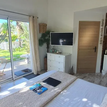 Bora Bora Bed & Breakfast 4*