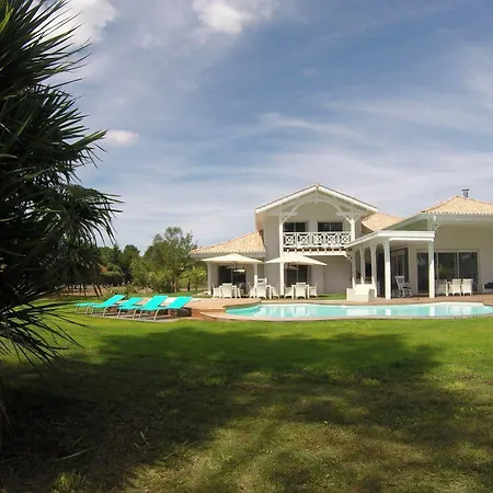 Bora Bora Bed & Breakfast Gujan-Mestras