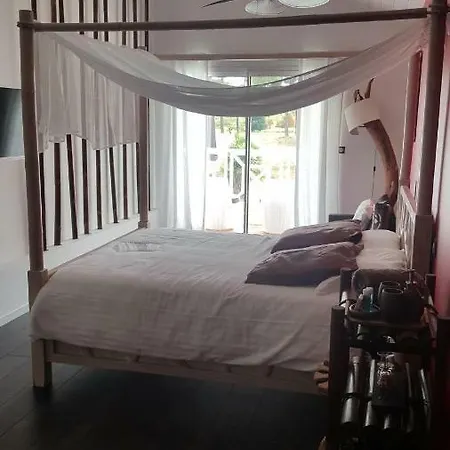 Nocleg ze śniadaniem Bora Bora 4*