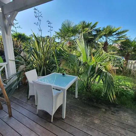 Bora Bora Bed & Breakfast Gujan-Mestras