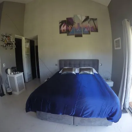 Bora Bora Bed & Breakfast Gujan-Mestras