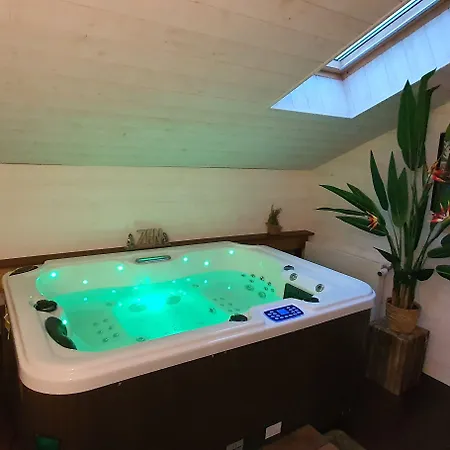 Nocleg ze śniadaniem Bora Bora 4*