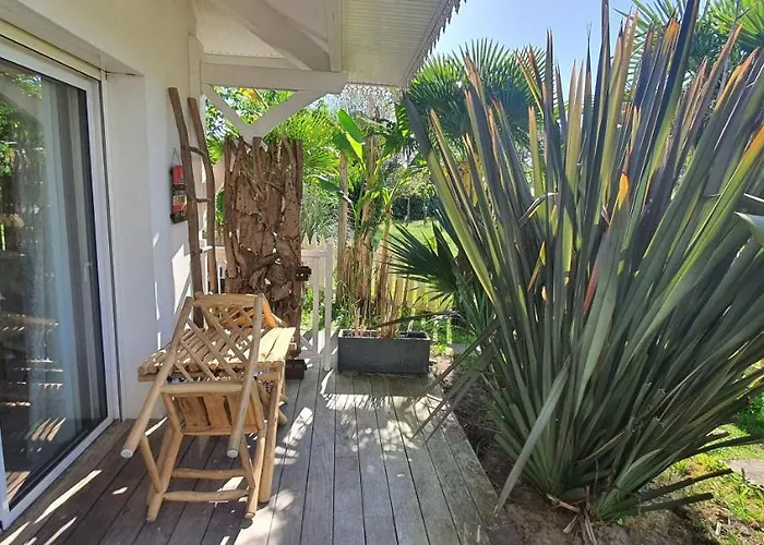 Bora Bora Bed & Breakfast 4*