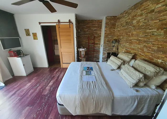 Bora Bora Bed & Breakfast 4*